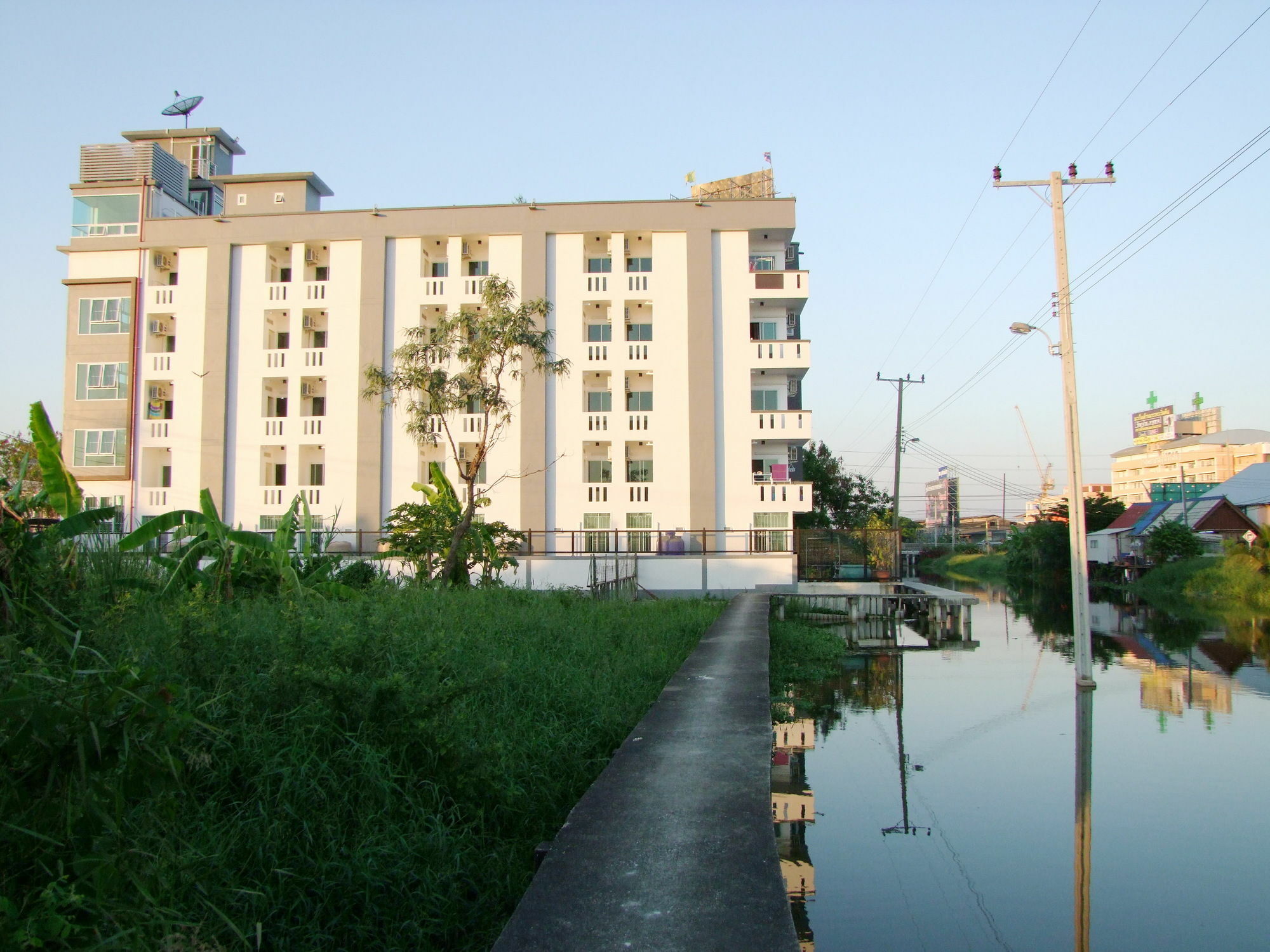 At Ease Hotel Suvarnabhumi Bang Phli Екстериор снимка